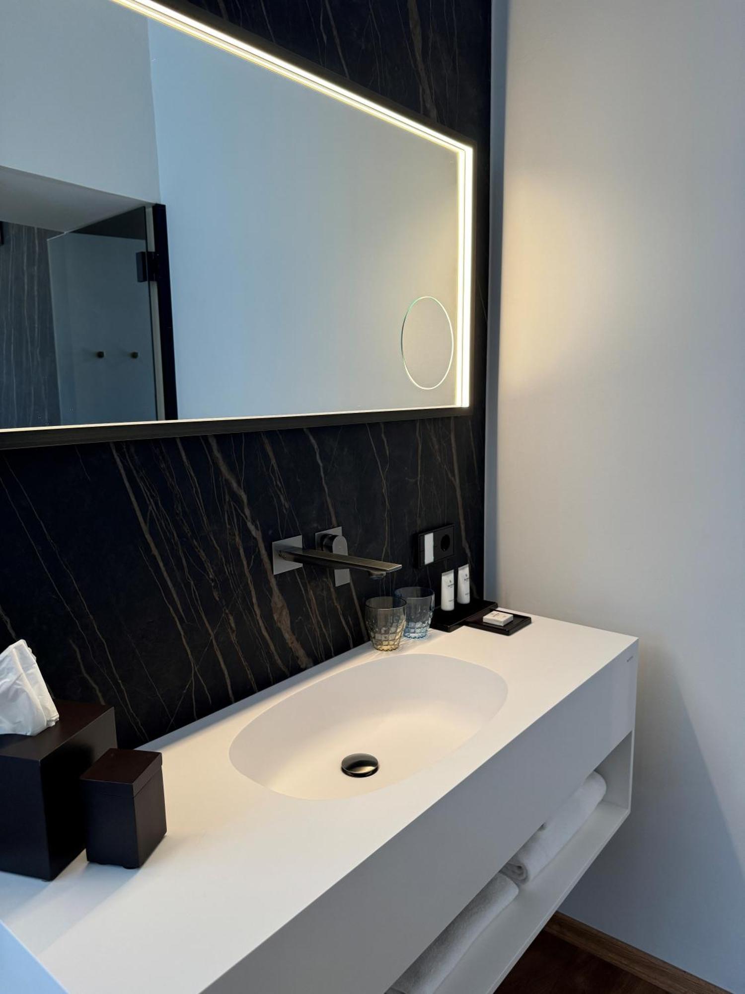 Meta Suites Historic City Living Bolzano Exteriör bild