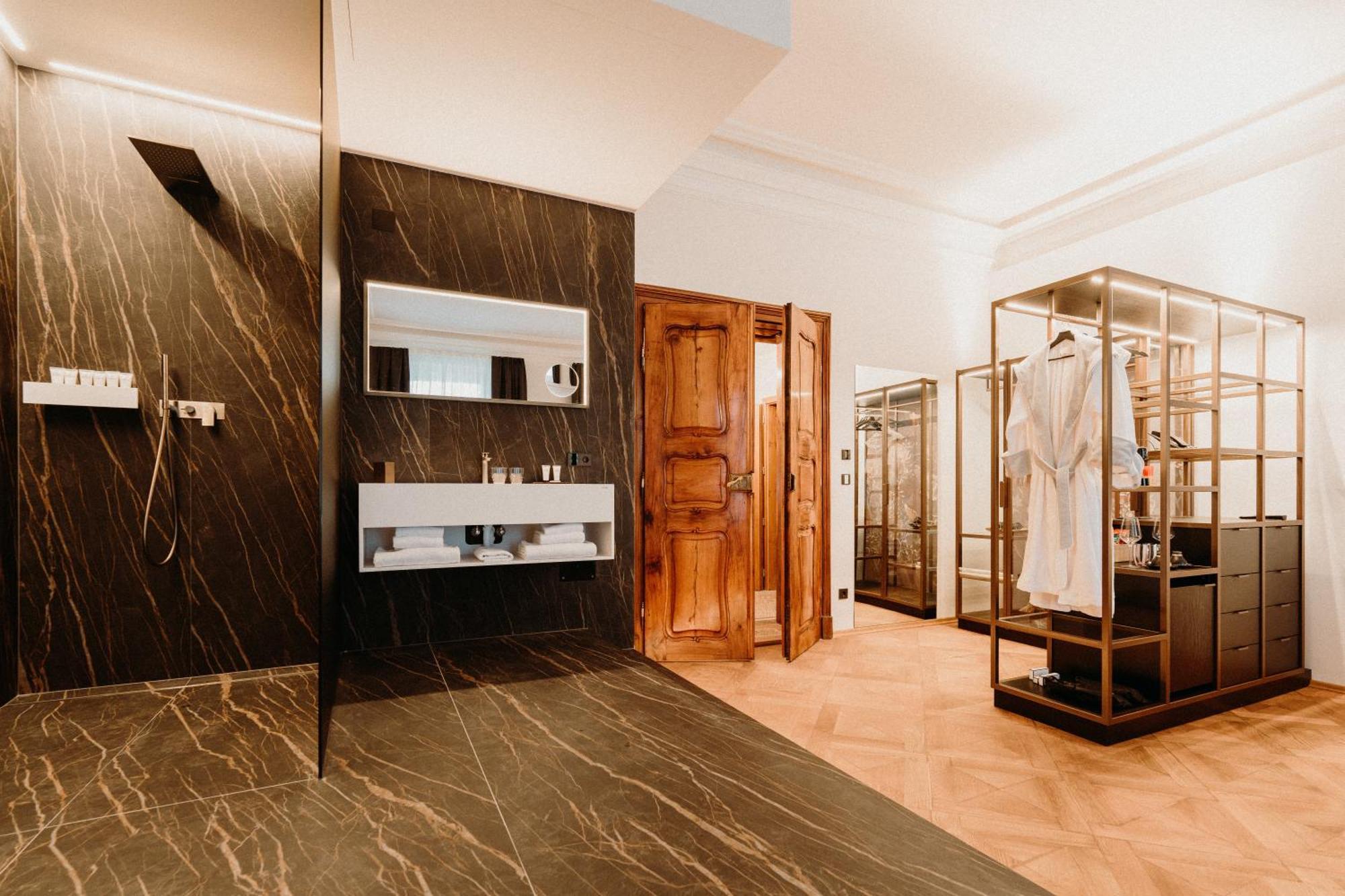 Meta Suites Historic City Living Bolzano Exteriör bild
