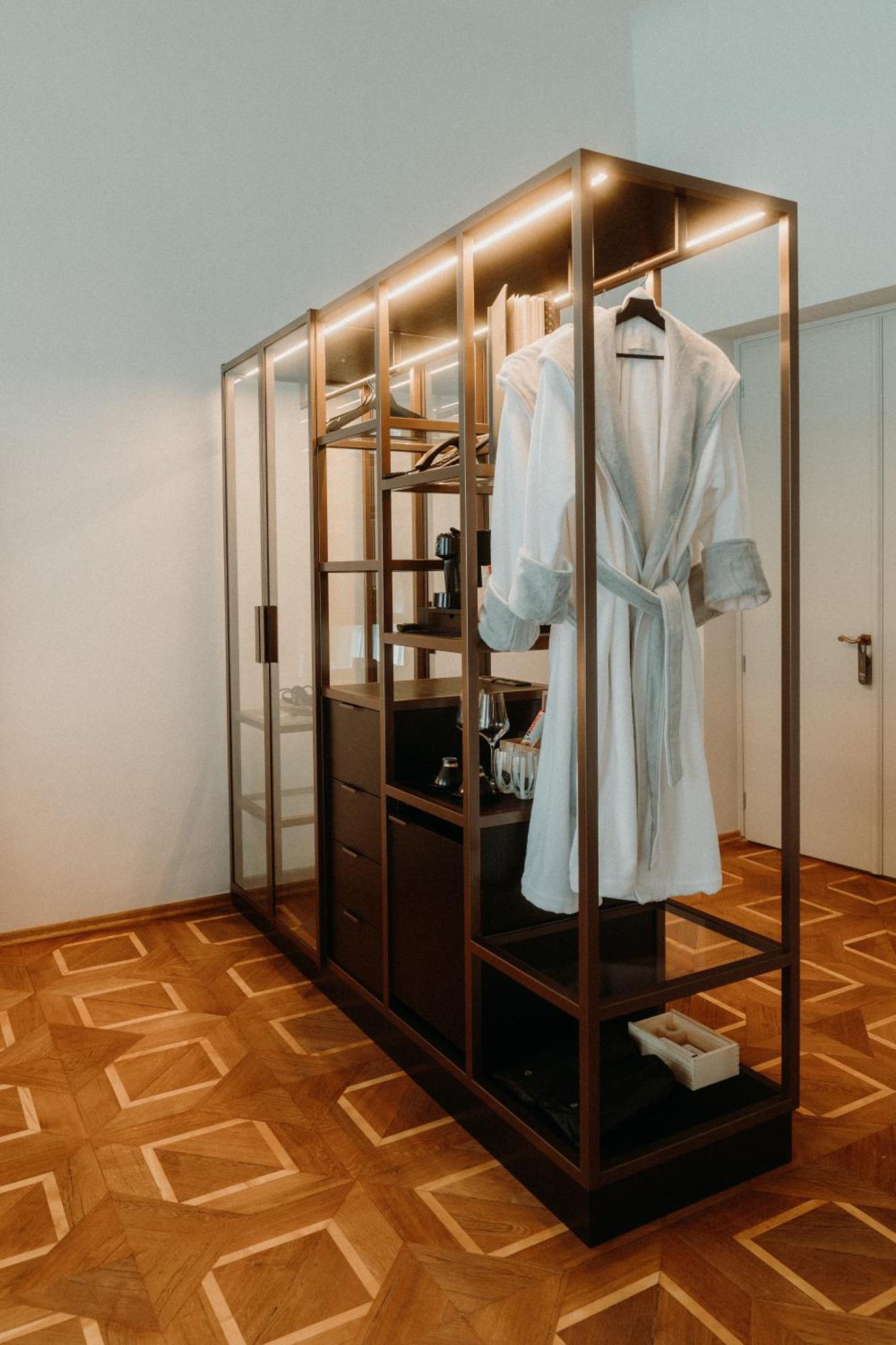 Meta Suites Historic City Living Bolzano Exteriör bild