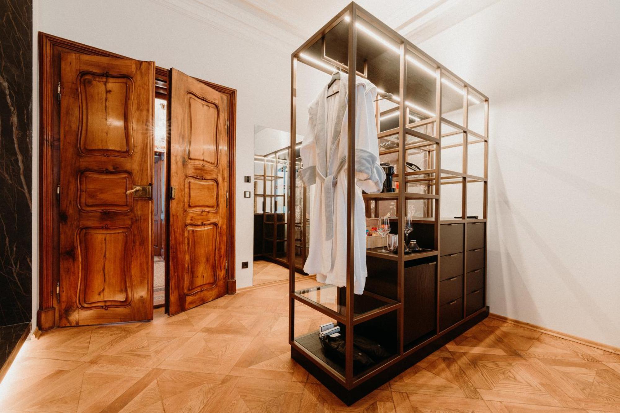 Meta Suites Historic City Living Bolzano Exteriör bild